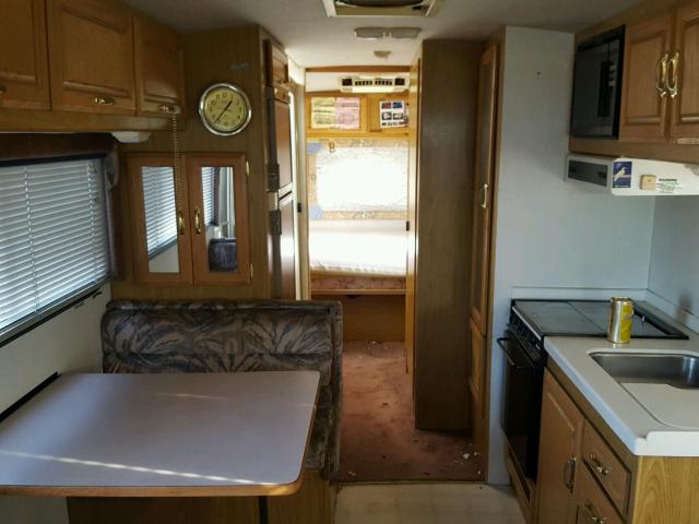 1GBKP37N7P3309761 - 1993 CORO MOTORHOME WHITE photo 6