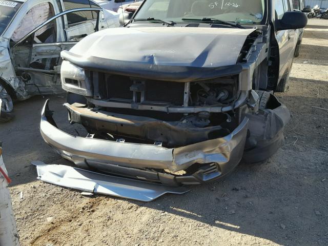 1GNDT13S762335160 - 2006 CHEVROLET TRAILBLAZE GRAY photo 9