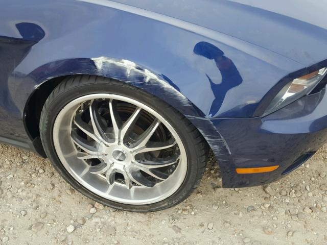 1ZVBP8AN1A5126575 - 2010 FORD MUSTANG BLUE photo 9