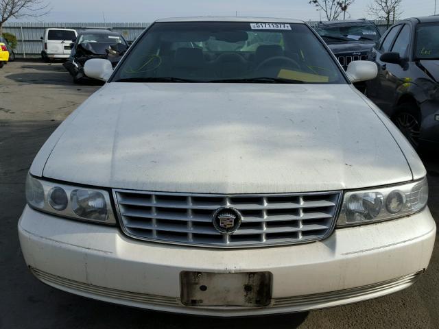 1G6KS54Y1WU923916 - 1998 CADILLAC SEVILLE SL WHITE photo 9