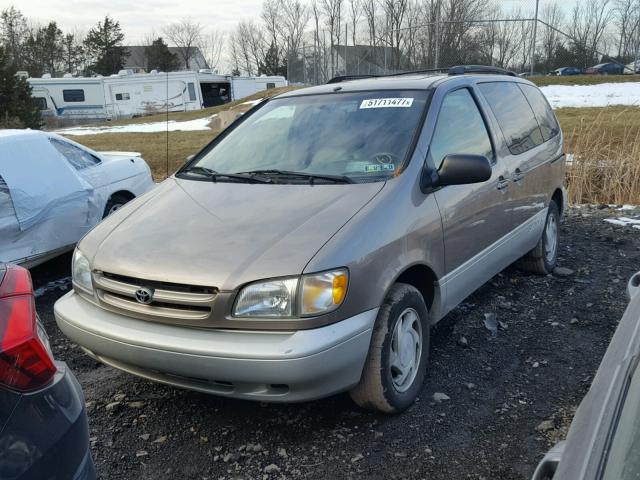 4T3ZF13C9XU116921 - 1999 TOYOTA SIENNA LE BEIGE photo 2