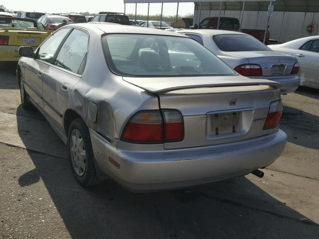 1HGCD5632VA053267 - 1997 HONDA ACCORD LX BEIGE photo 3