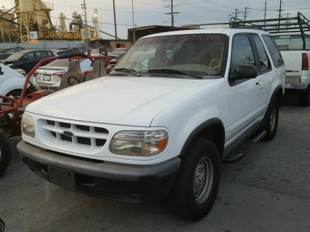 1FMYU22E7WUB58764 - 1998 FORD EXPLORER WHITE photo 2