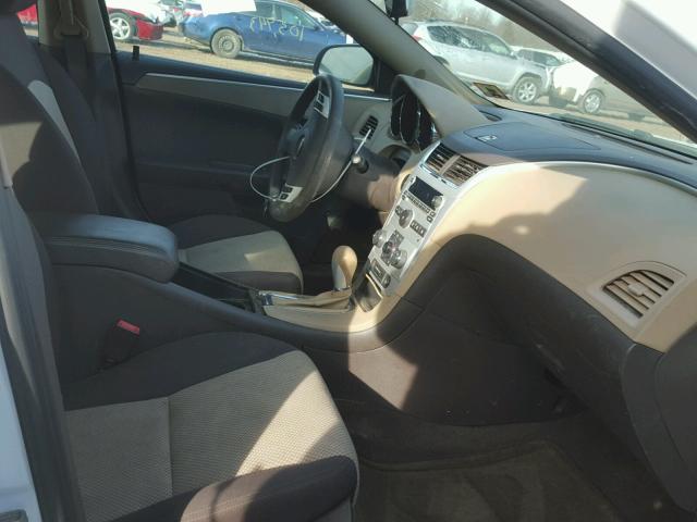 1G1ZB5EBXAF133719 - 2010 CHEVROLET MALIBU LS WHITE photo 5