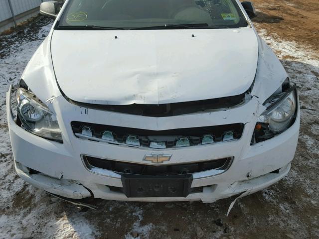 1G1ZB5EBXAF133719 - 2010 CHEVROLET MALIBU LS WHITE photo 9