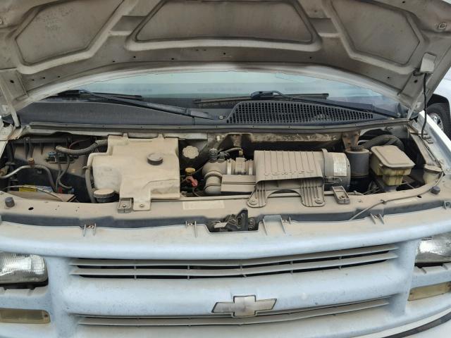 1GCHG35R921140066 - 2002 CHEVROLET EXPRESS G3 WHITE photo 7