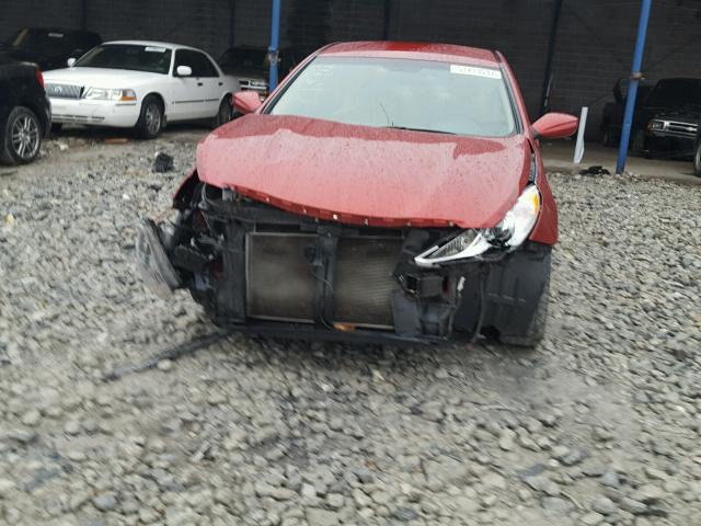 5NPEB4ACXDH797026 - 2013 HYUNDAI SONATA GLS RED photo 9