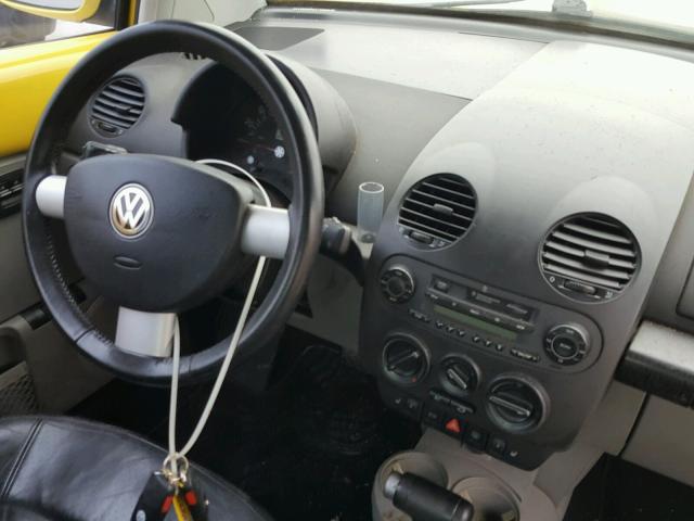 3VWDD21CX2M449712 - 2002 VOLKSWAGEN NEW BEETLE 黄色 照片 9