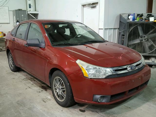 1FAHP3FN2AW231716 - 2010 FORD FOCUS SE RED photo 1