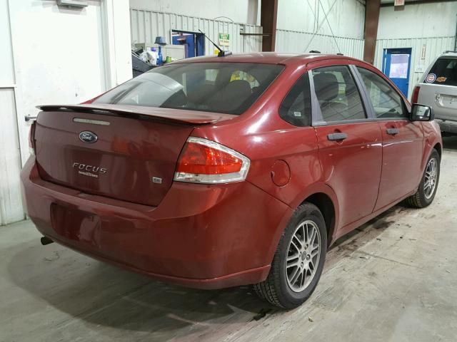 1FAHP3FN2AW231716 - 2010 FORD FOCUS SE RED photo 4