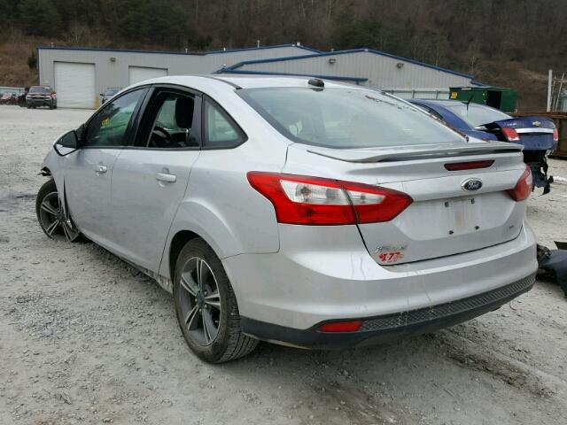 1FAHP3F23CL361384 - 2012 FORD FOCUS SE SILVER photo 3