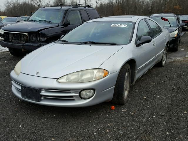 2B3HD56G52H300514 - 2002 DODGE INTREPID E SILVER photo 2