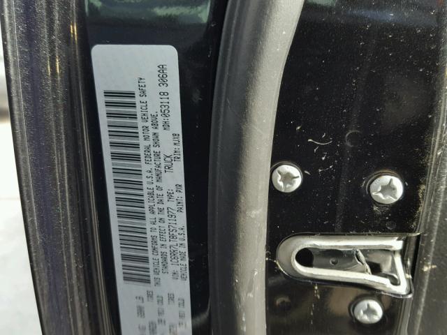 1C6RR7LT8FS711977 - 2015 RAM 1500 SLT შავი ფოტო 10