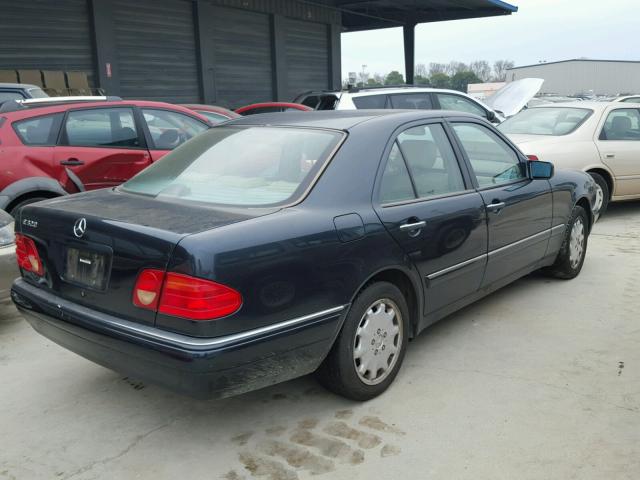 WDBJF65F8WA601340 - 1998 MERCEDES-BENZ E 320 BLUE photo 4