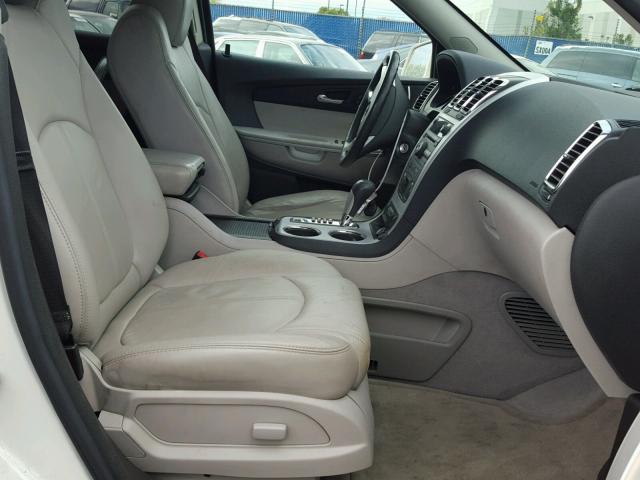 1GKKRRED5BJ252410 - 2011 GMC ACADIA SLT თეთრი ფოტო 5