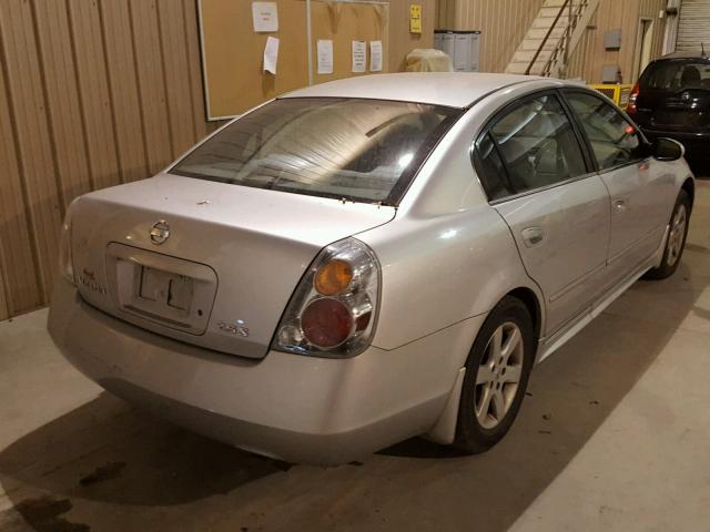 1N4AL11DX3C129990 - 2003 NISSAN ALTIMA BAS SILVER photo 3