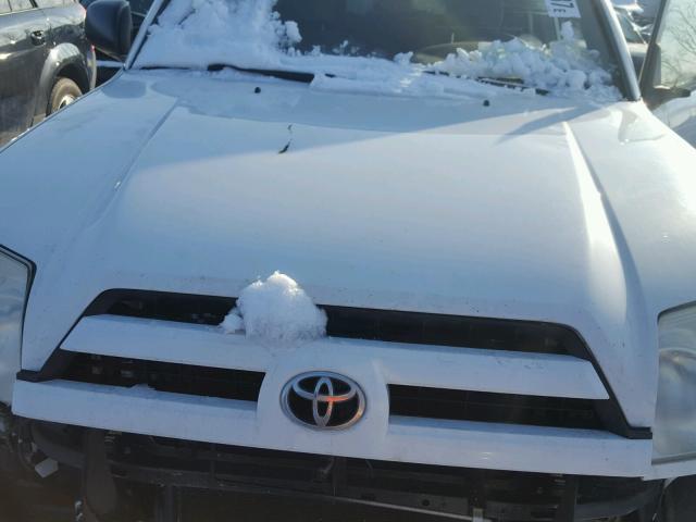 JTEBU14R840030537 - 2004 TOYOTA 4RUNNER SR WHITE photo 7