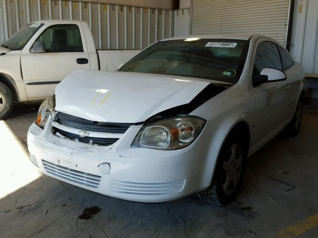 1G1AL18F687167162 - 2008 CHEVROLET COBALT LT WHITE photo 2