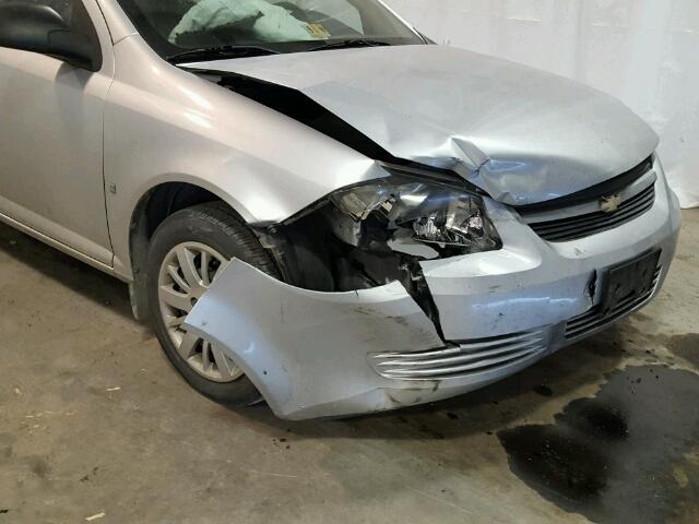 1G1AK58H397106204 - 2009 CHEVROLET COBALT LS SILVER photo 9