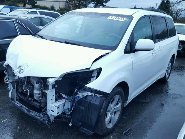 5TDKK3DCXCS208008 - 2012 TOYOTA SIENNA LE WHITE photo 2