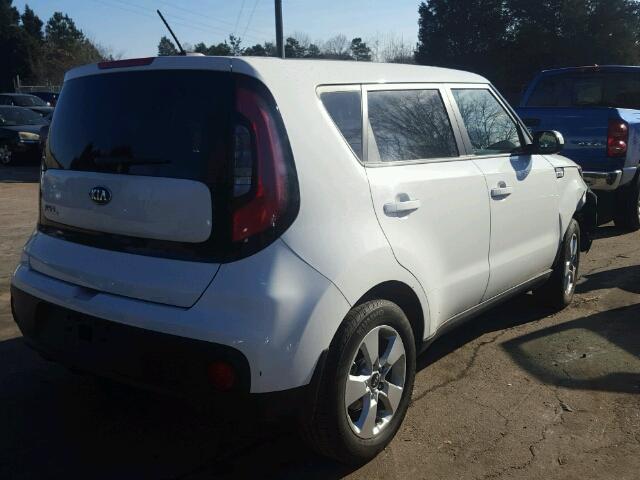 KNDJN2A2XH7442465 - 2017 KIA SOUL WHITE photo 4