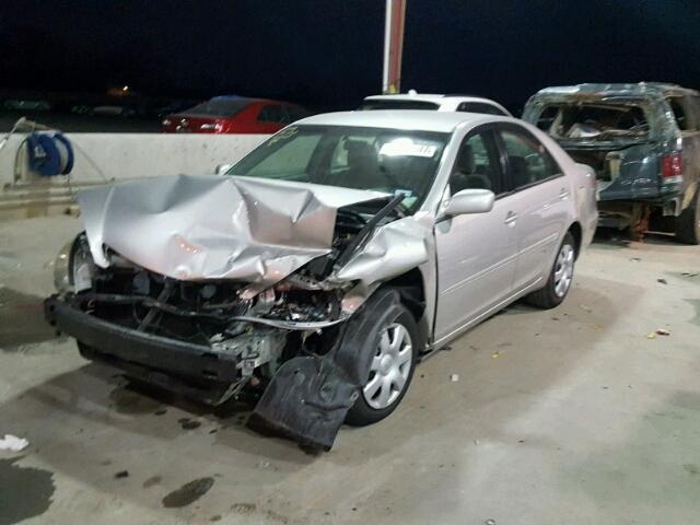 4T1BE32KX4U824950 - 2004 TOYOTA CAMRY LE SILVER photo 2
