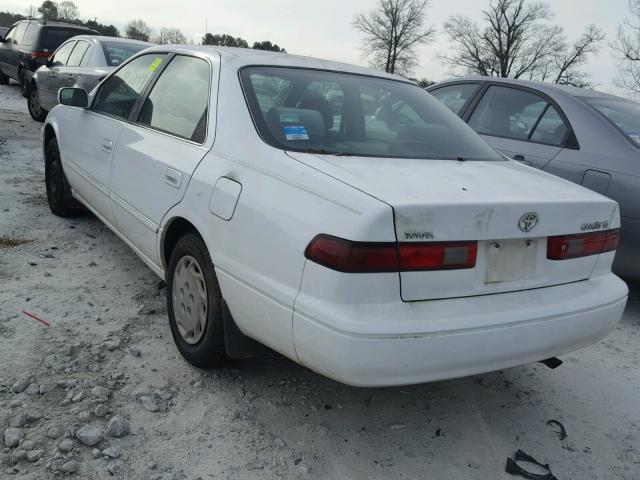 4T1BG22K0VU764683 - 1997 TOYOTA CAMRY CE WHITE photo 3