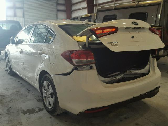 3KPFK4A72HE010944 - 2017 KIA FORTE LX WHITE photo 3