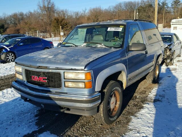 1GKEK18K2SJ704410 - 1995 GMC YUKON BLUE photo 2