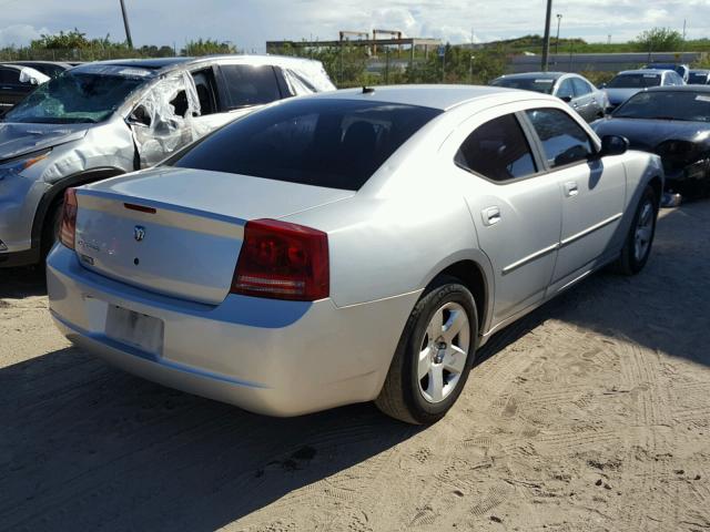 2B3KA43R08H166910 - 2008 DODGE CHARGER SILVER photo 4