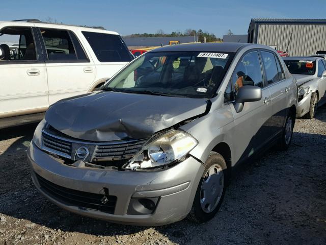 3N1BC11E98L455771 - 2008 NISSAN VERSA S GRAY photo 2