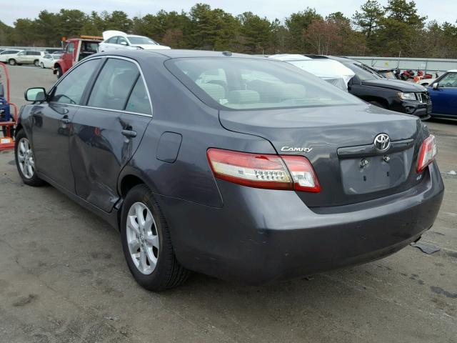 4T1BF3EK1BU186352 - 2011 TOYOTA CAMRY BASE GRAY photo 3