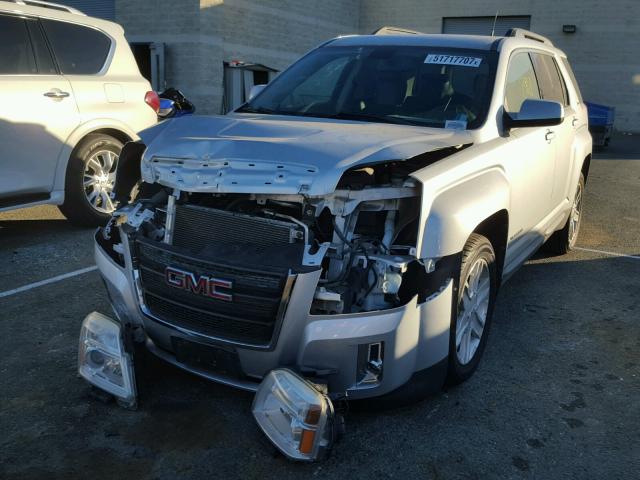 2CTALFEW3A6290534 - 2010 GMC TERRAIN SL SILVER photo 2