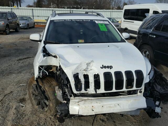 1C4PJMDS7HW597221 - 2017 JEEP CHEROKEE L WHITE photo 9