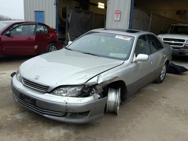 JT8BF28G4Y5084146 - 2000 LEXUS ES 300 SILVER photo 2