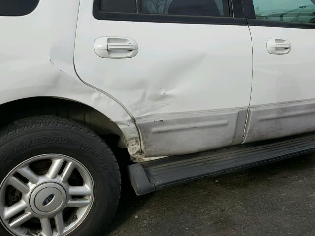 1FMRU15W44LA07869 - 2004 FORD EXPEDITION WHITE photo 9