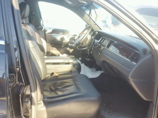 2LNHM82V89X606932 - 2009 LINCOLN TOWN CAR S BLACK photo 5