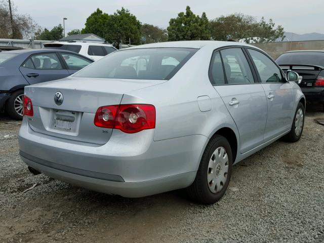 3VWPG71K56M644230 - 2006 VOLKSWAGEN JETTA VALU SILVER photo 4