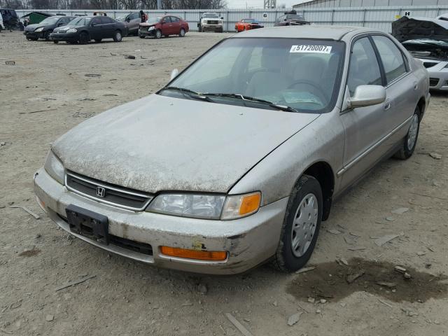 1HGCD5685TA094016 - 1996 HONDA ACCORD DX TAN photo 2