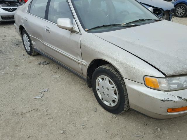 1HGCD5685TA094016 - 1996 HONDA ACCORD DX TAN photo 9