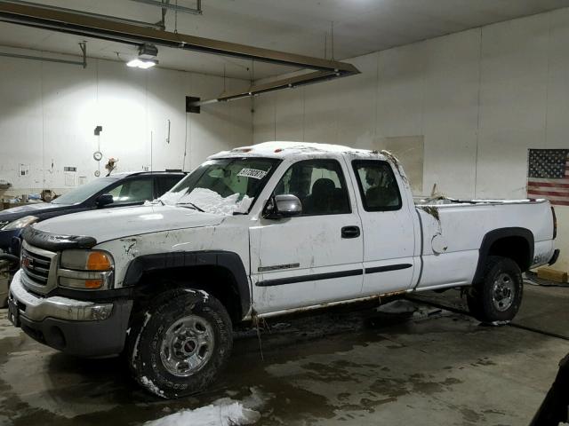 1GTHC29U54E134359 - 2004 GMC SIERRA C25 WHITE photo 2