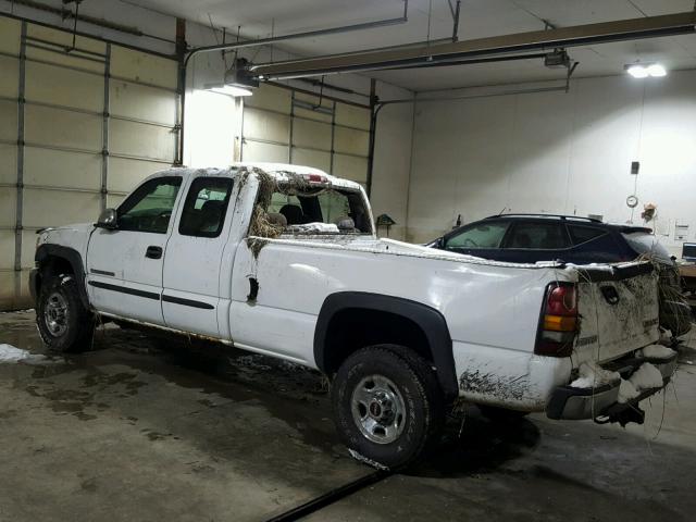 1GTHC29U54E134359 - 2004 GMC SIERRA C25 WHITE photo 3