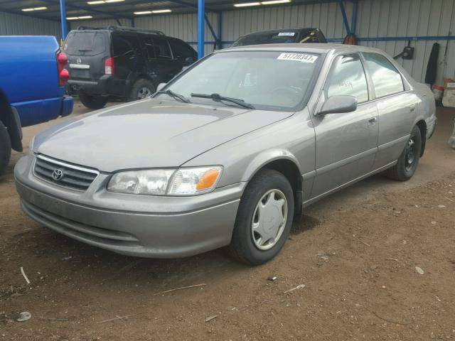 4T1BG22K1YU004475 - 2000 TOYOTA CAMRY CE GRAY photo 2