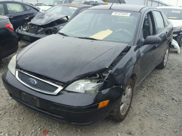 1FAFP34N17W366317 - 2007 FORD FOCUS ZX4 BLACK photo 2