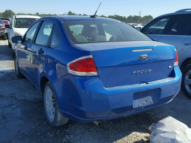 1FAHP3FN5AW197853 - 2010 FORD FOCUS SE BLUE photo 3