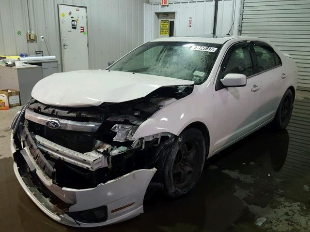 3FAHP0HA3AR334817 - 2010 FORD FUSION SE WHITE photo 2