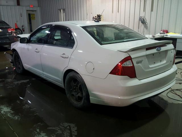 3FAHP0HA3AR334817 - 2010 FORD FUSION SE WHITE photo 3