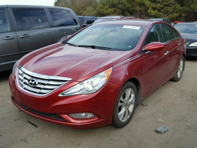 5NPEC4AB9BH209988 - 2011 HYUNDAI SONATA SE RED photo 2