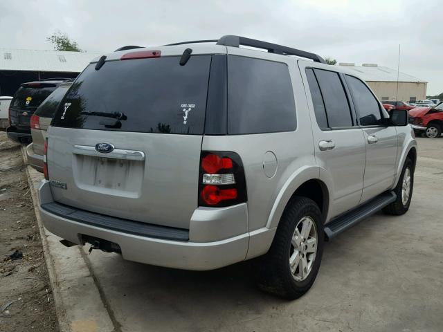 1FMEU63E38UB35610 - 2008 FORD EXPLORER X SILVER photo 4