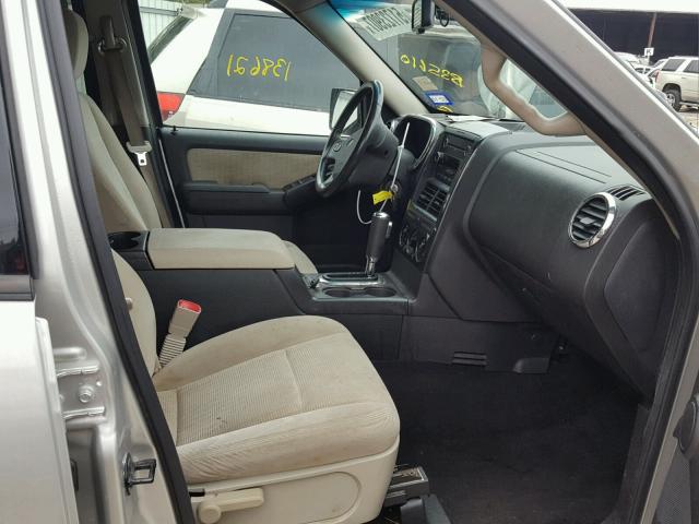 1FMEU63E38UB35610 - 2008 FORD EXPLORER X SILVER photo 5